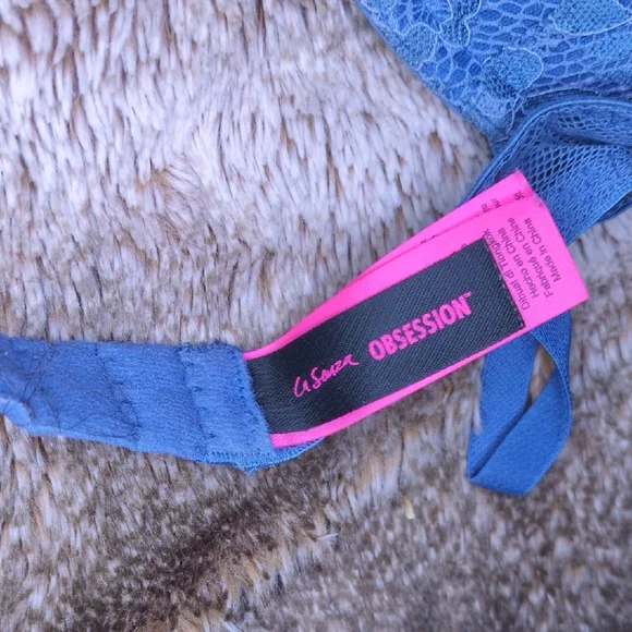 Lace Underwire Bra in Blue - Picture 3 of 5